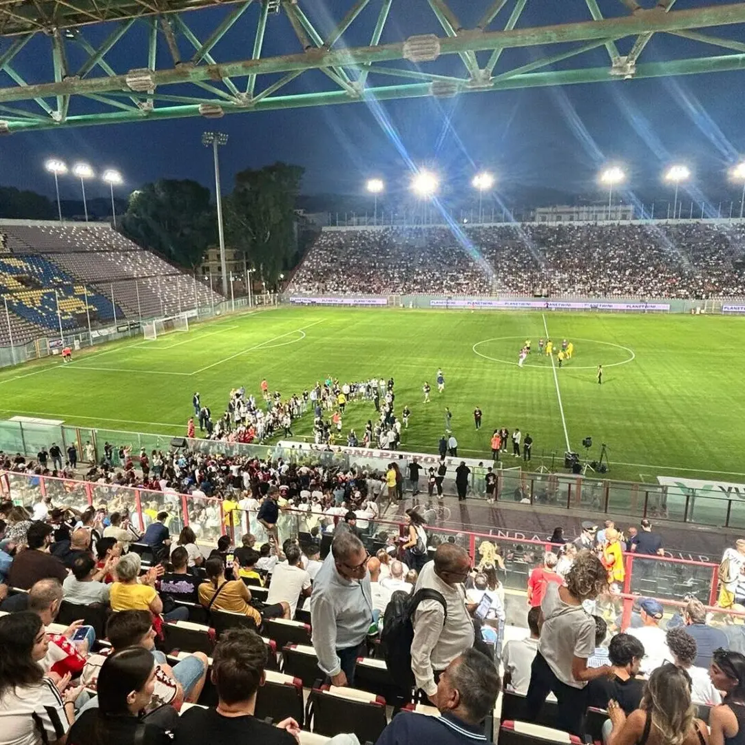Operazione Nostalgia conquista i reggini, Totti e Baggio infiammano la notte del Granillo