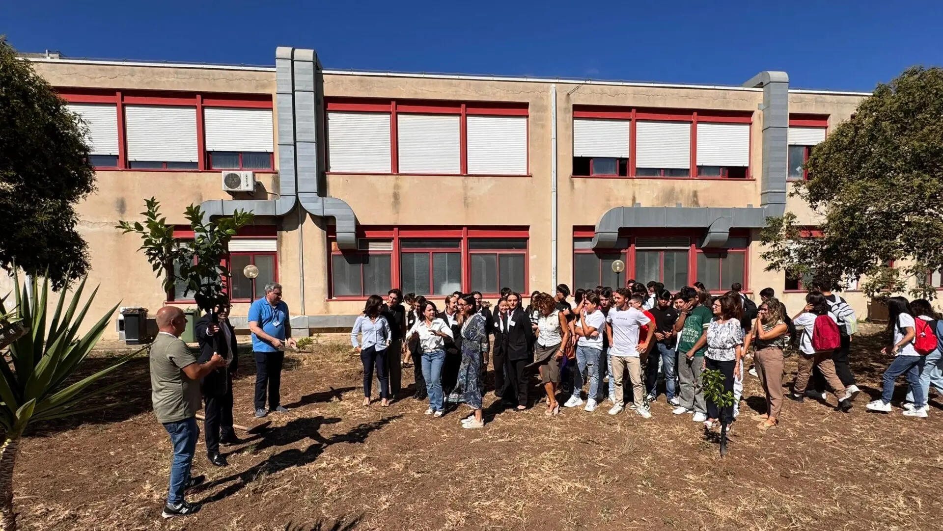 Villa San Giovanni, un bergamotto per il nuovo anno scolastico - FOTO