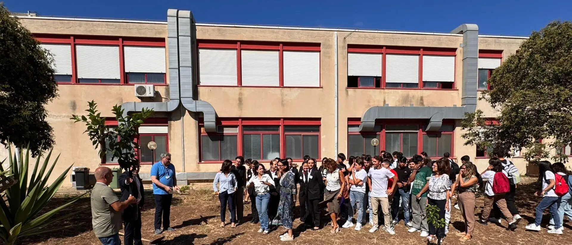 Villa San Giovanni, un bergamotto per il nuovo anno scolastico - FOTO