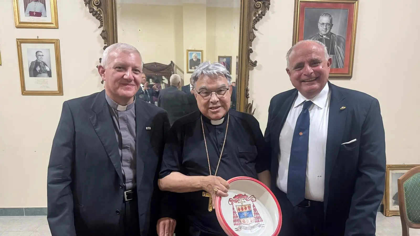 Reggio, il Cardinale Semeraro, Gran Priore dell'Ordine Costantiniano, incontra i rappresentanti della delegazione Calabria