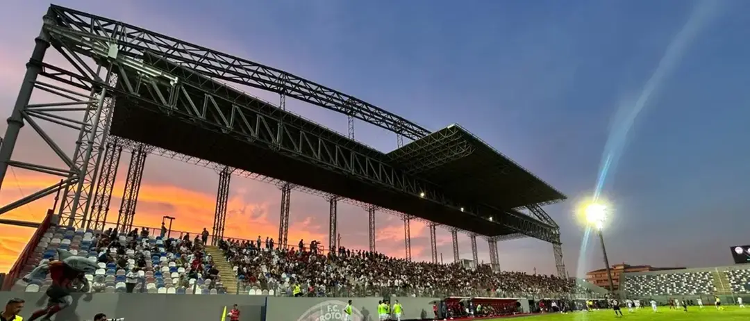 Crotone calcio in amministrazione giudiziaria per un anno: la ‘ndrangheta avrebbe influenzato security e ingressi allo stadio