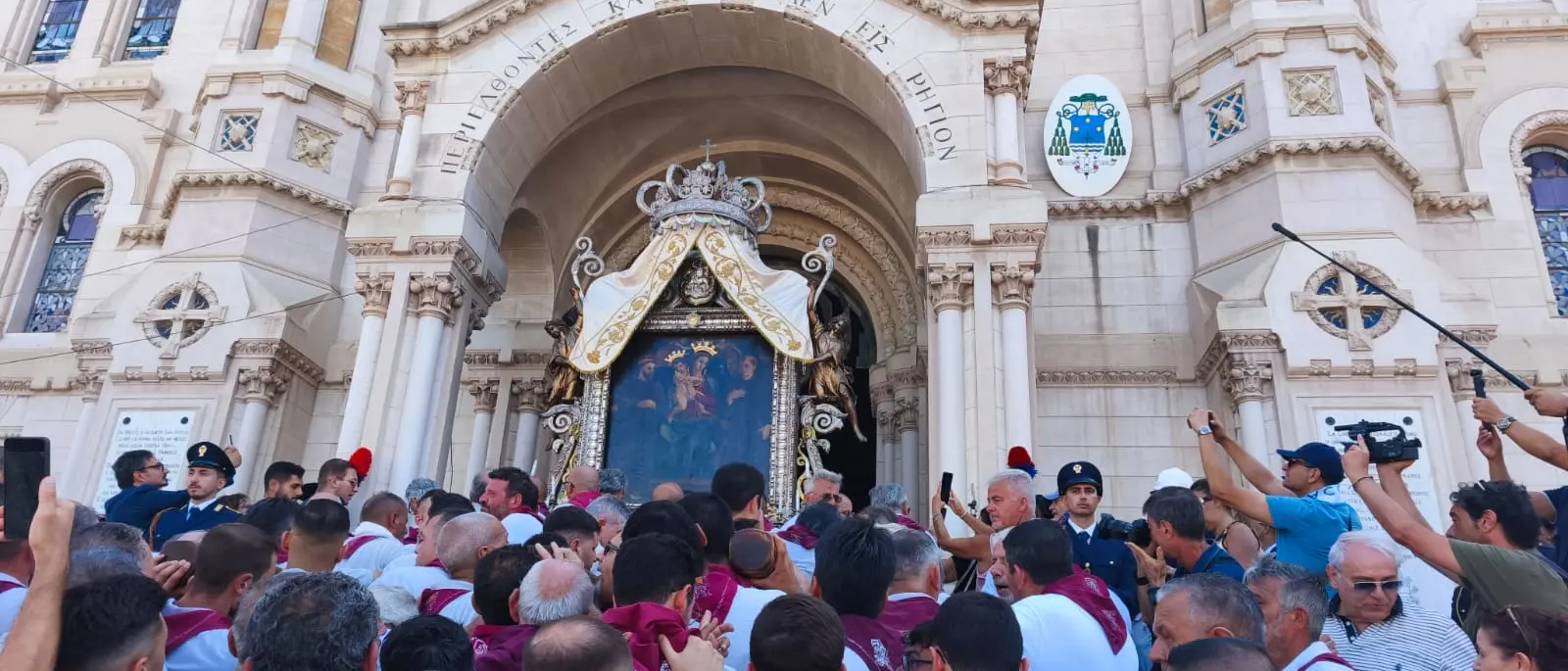 Forza, lacrime, gioia: Reggio si faccia comunità e sostenga la Vara con i suoi Portatori
