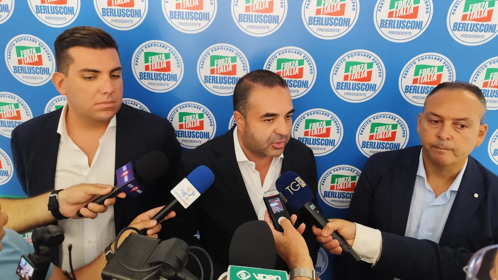 Reggio, l'annuncio di Cannizzaro: «Con le Comunali voteremo anche per le Circoscrizioni»