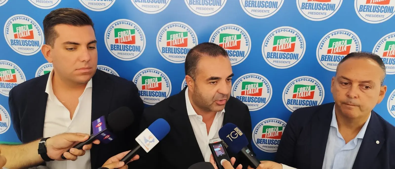 Reggio, l'annuncio di Cannizzaro: «Con le Comunali voteremo anche per le Circoscrizioni»