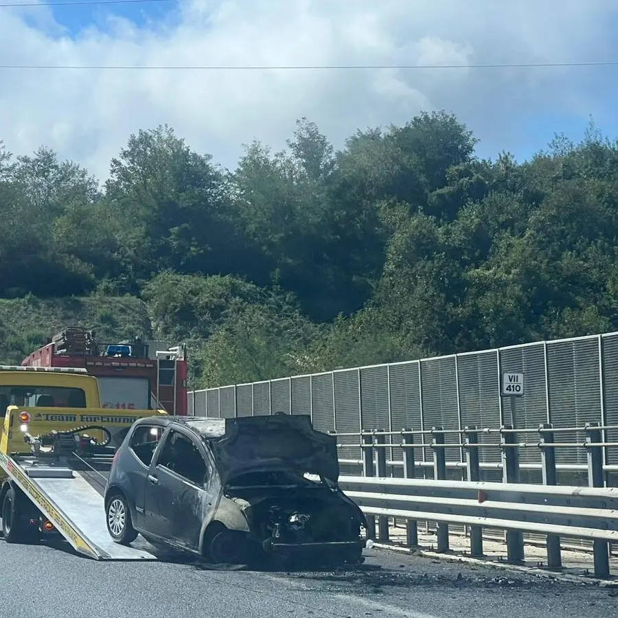 Incidente nella galleria di Bagnara Calabra: traffico rallentato - FOTO