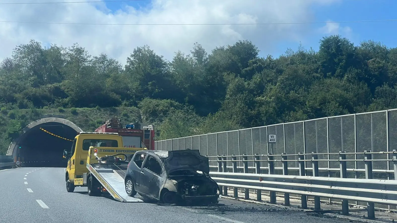 Incidente nella galleria di Bagnara Calabra: traffico rallentato - FOTO
