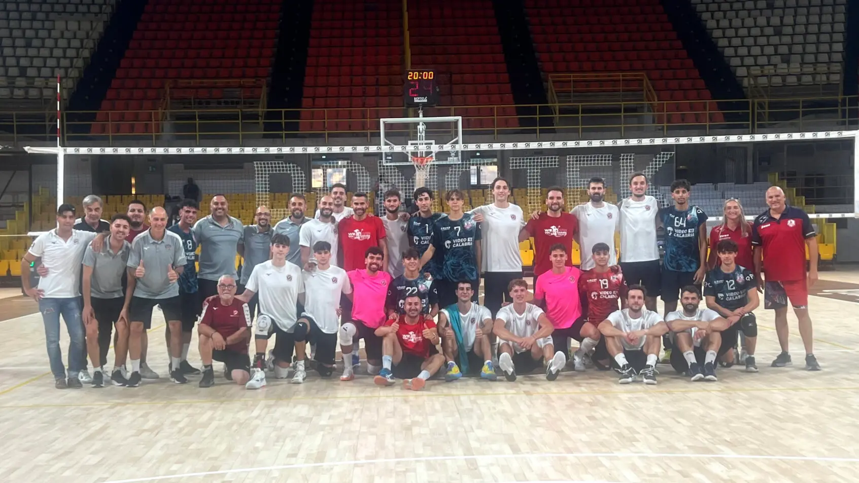 La Domotek Volley riparte dal PalaCalafiore: entusiasmo, esperimenti e nuove certezze nel primo test stagionale