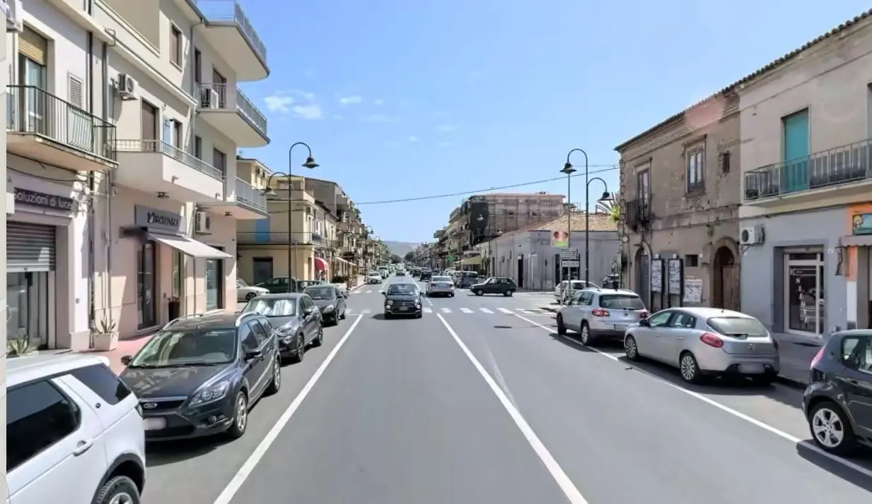 Marina di Gioiosa, pedone investito sul corso muore in ospedale