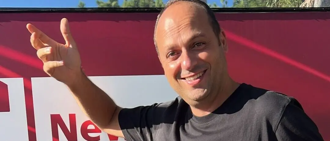 L'INTERVISTA | Santo Palumbo, tra Zelig e il ricordo di Giacomo Battaglia: «La comicità reggina è \"sfuttente\" e deve arrivare a tutta Italia»