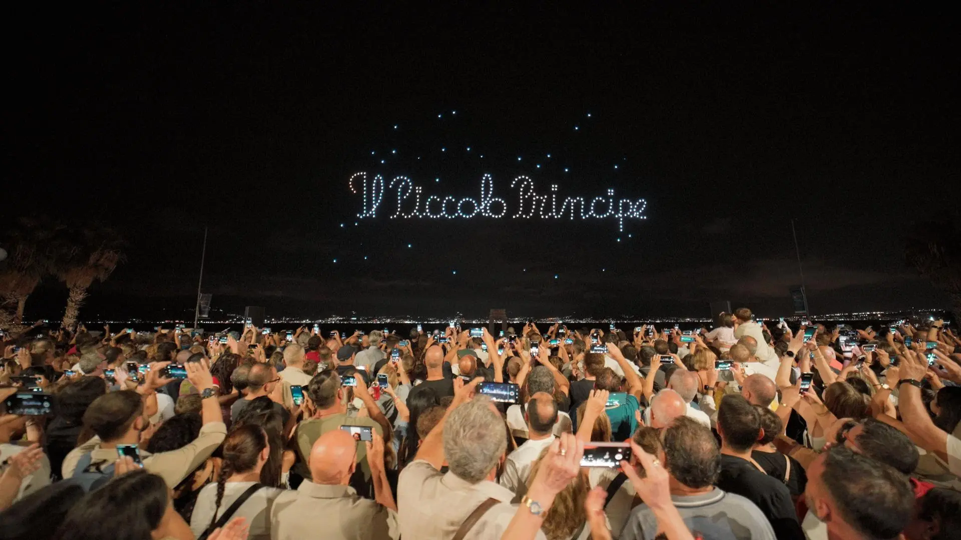 Mille droni per il Piccolo Principe: all’Arena dello Stretto un viaggio celestiale che ha incantato Reggio Calabria
