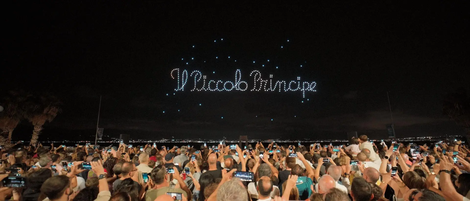 Mille droni per il Piccolo Principe: all’Arena dello Stretto un viaggio celestiale che ha incantato Reggio Calabria