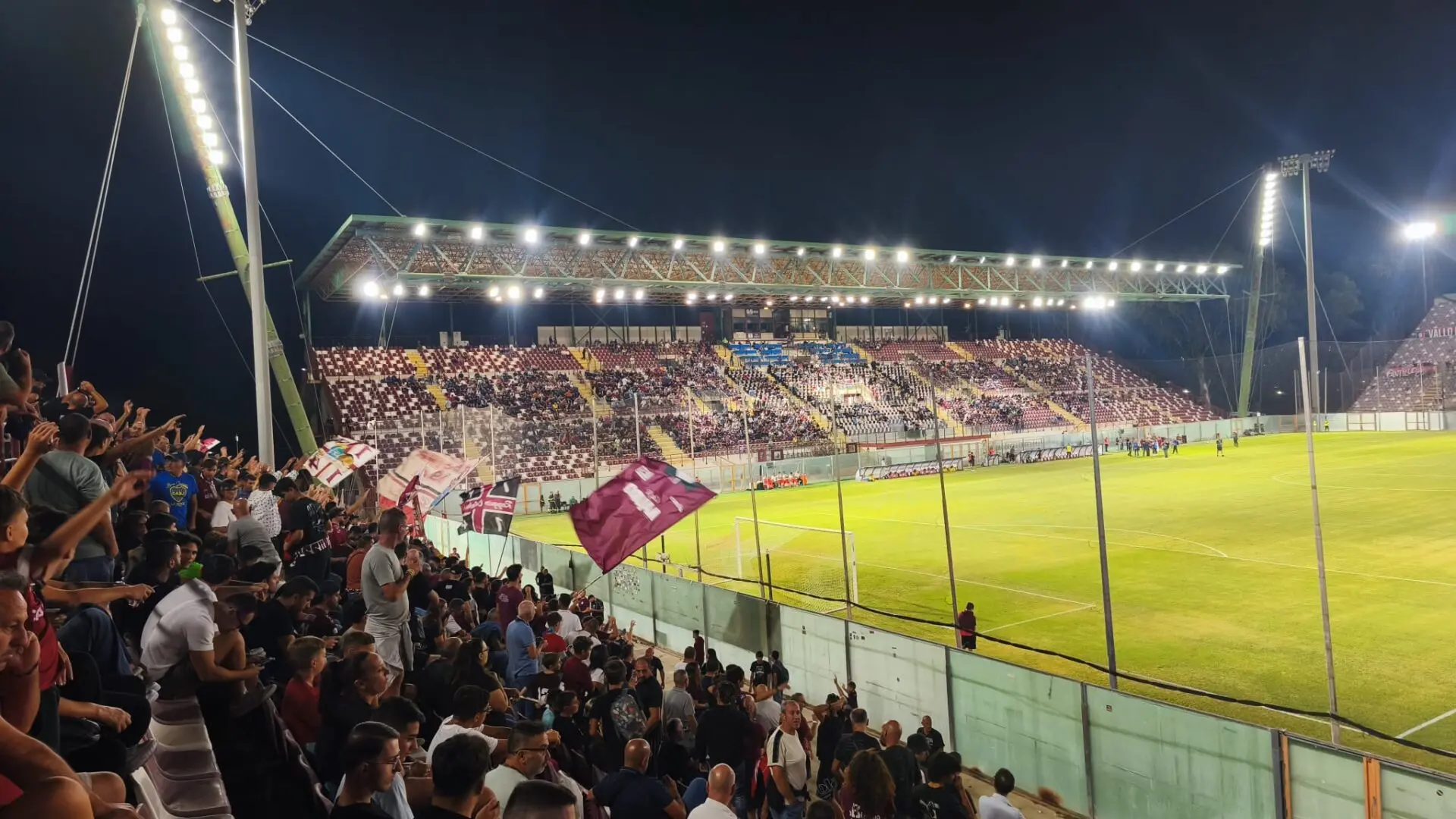 Reggina è notte fonda, la Gelbison sbanca il Granillo: finisce 2-3