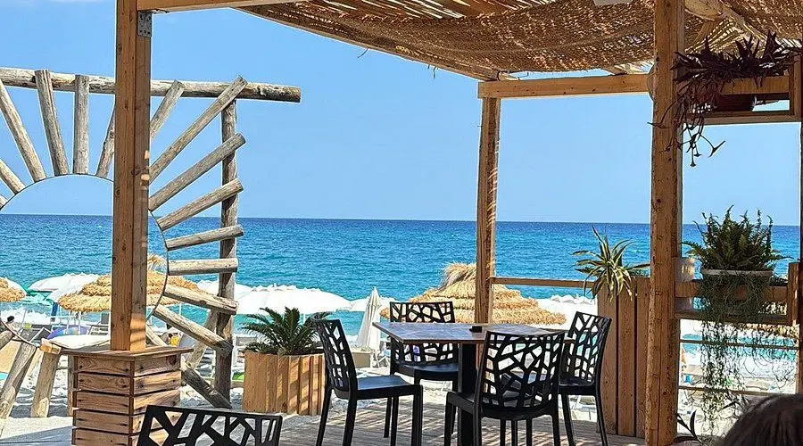 Roccella, nuovo primato per la perla dell'alto Jonio: lo storico lido \"Fiko\" tra i \"Best Beach Bar\" d'Italia