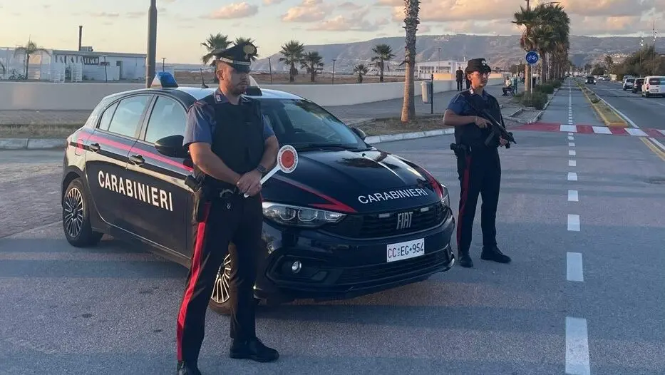 San Ferdinando, Carabinieri arrestano un uomo per tentato sequestro di minore e maltrattamenti