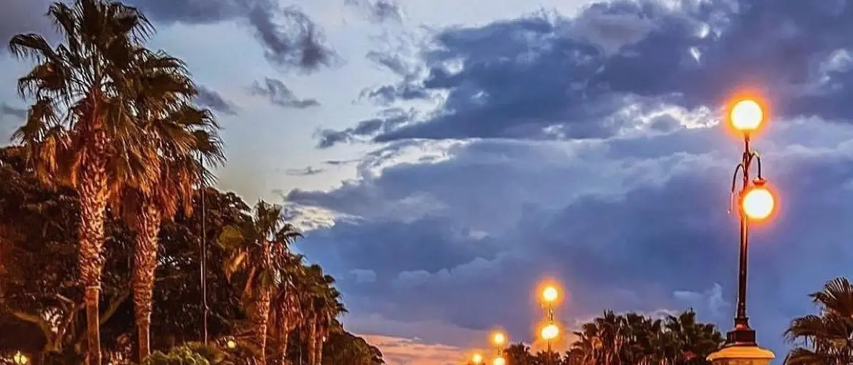 LA FOTO DEL GIORNO | Luce d’autunno sul Lungomare Falcomatà