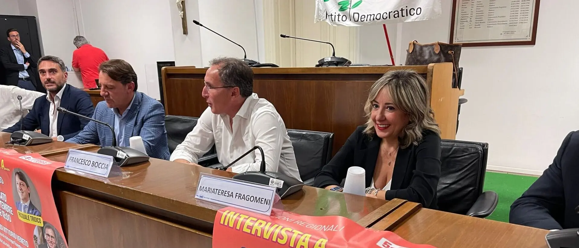 Regionali, Boccia a Siderno: «Occhiuto promette 500 euro? È un insulto alla Calabria»