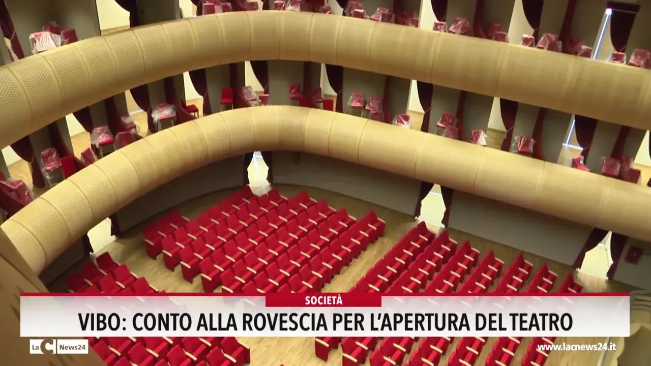 Vibo, conto alla rovescia per l'apertura del teatro