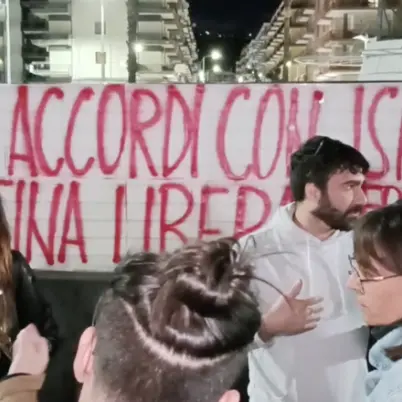 Rossano in piazza per Gaza e l’attivista calabrese Fullone arrestato da Israele:\u00A0«Faremo anche noi la nostra parte»