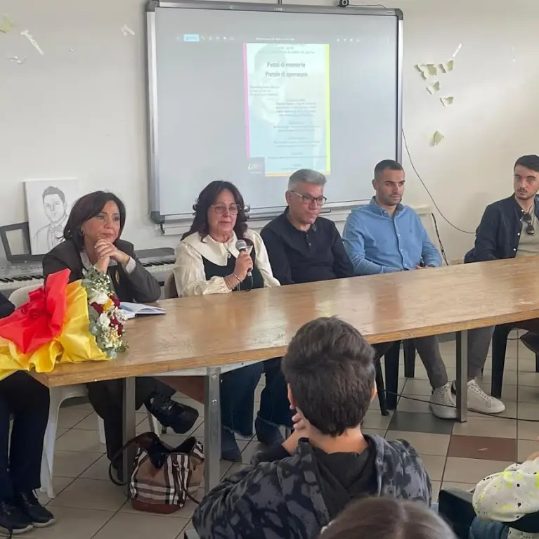 Passi di memoria, alla Scuola Murmura di Vibo un incontro con gli studenti per ricordare Francesco Vangeli\n