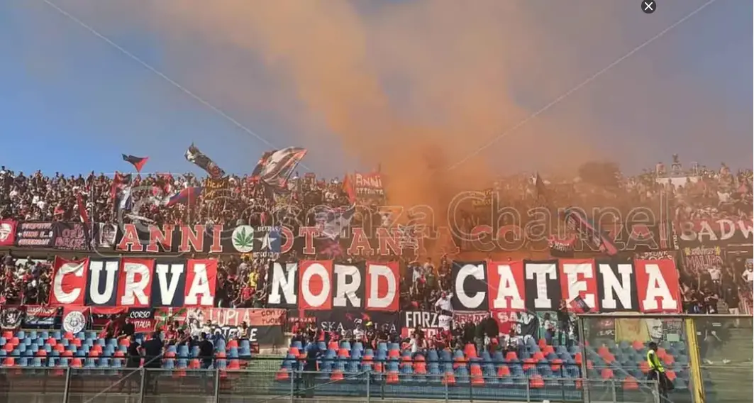 Cosenza Calcio, i tifosi della Curva Nord: «Ribadiamo la nostra protesta e non entriamo»
