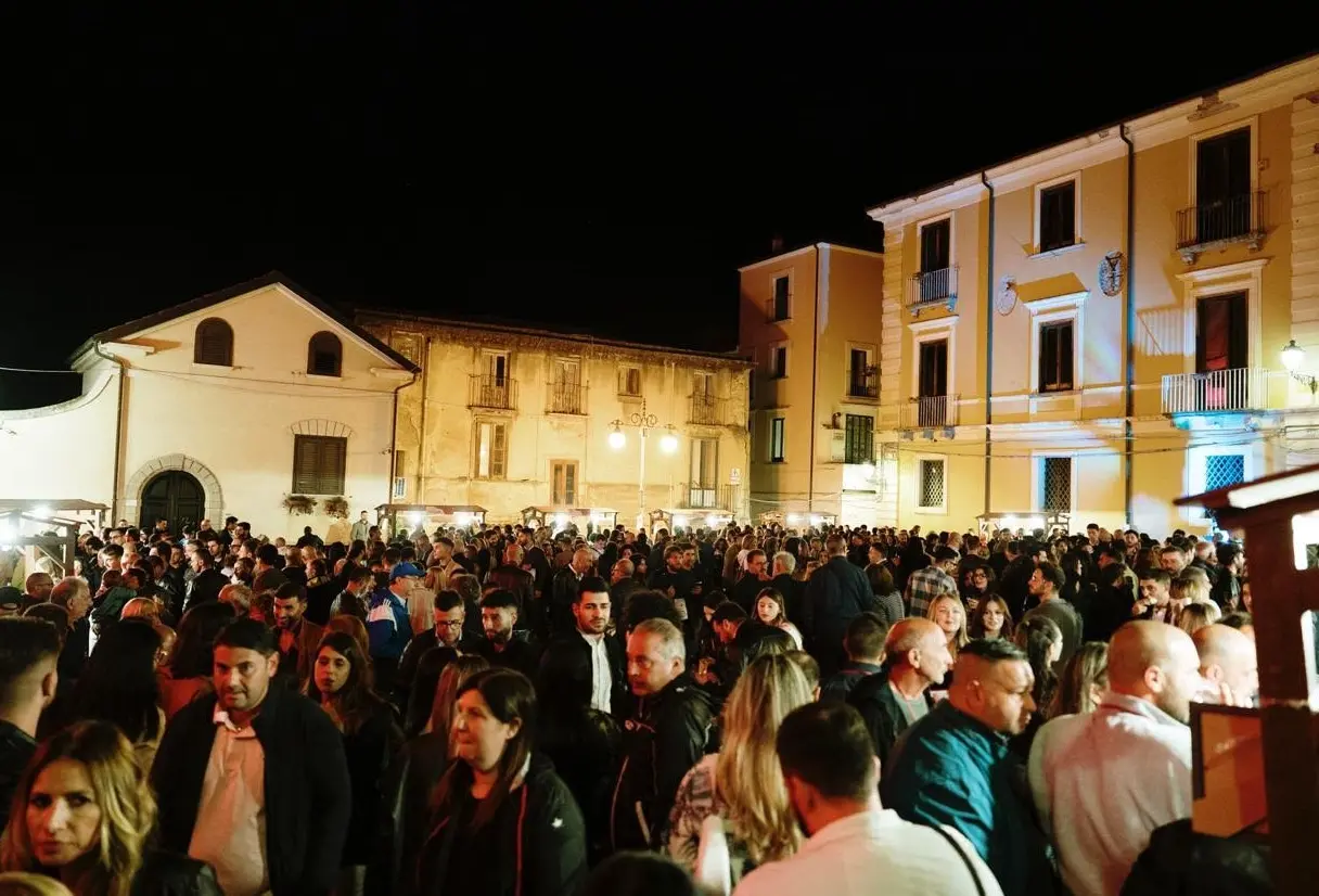 Degustazioni, arte di strada e 35 cantine protagoniste: a Vibo Valentia il centro storico pronto ad animarsi con Vicoli diVini\n