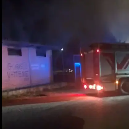 Rende,\u00A0incendio negli spogliatoi dei campetti: a fuoco “i beni comuni”\u00A0di Villaggio Europa