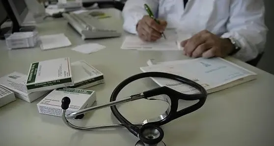 Sanità, Italia divisa tra chi può pagare e chi rinuncia alle cure: «Senza un’inversione di rotta il Servizio sanitario nazionale destinato al collasso»\n