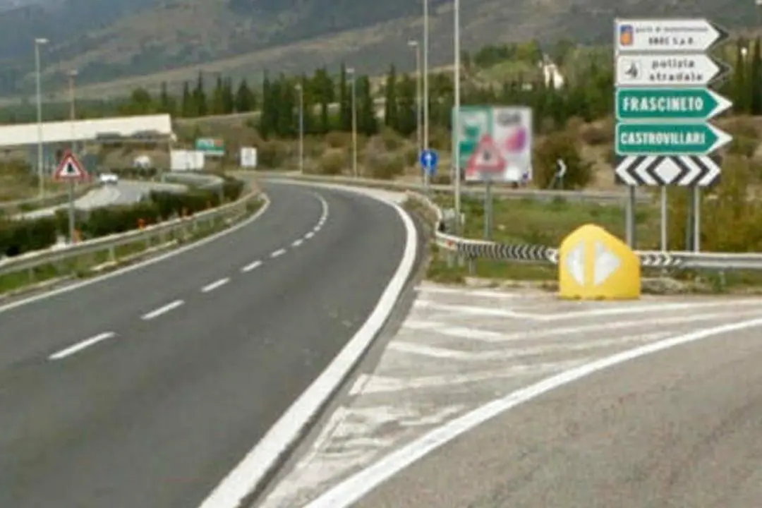Incidente prima di Castrovillari, autostrada chiusa fino allo svincolo e riaperta alle 9.30