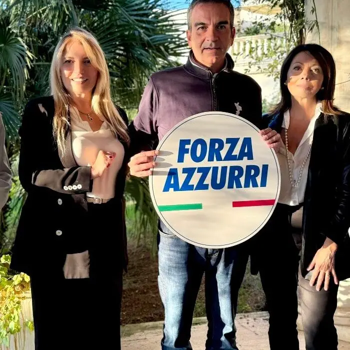 Regionali, Forza Azzurri chiude la campagna elettorale con il presidente Roberto Occhiuto