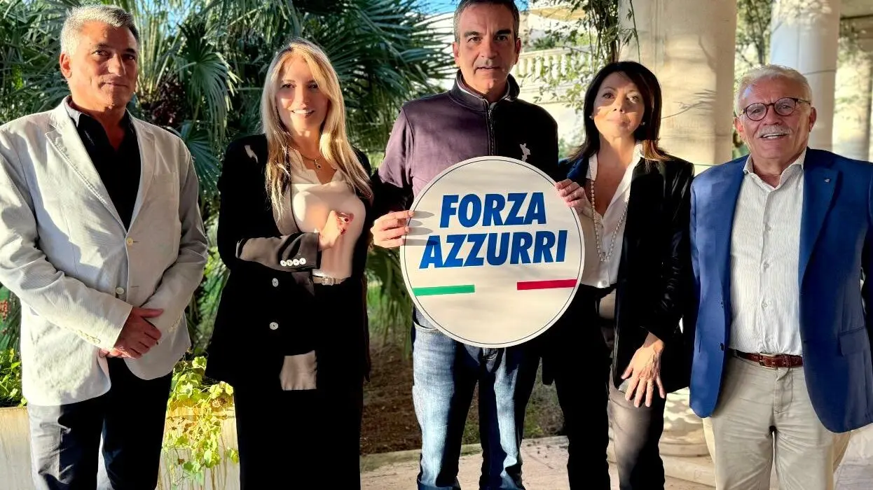 Regionali, Forza Azzurri chiude la campagna elettorale con il presidente Roberto Occhiuto