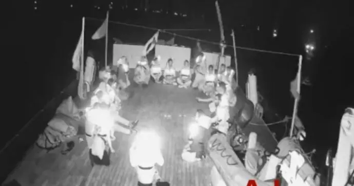 Flottilla abbordata da Israele, 23 navi proseguono su Gaza. Oggi Tajani alla Camera