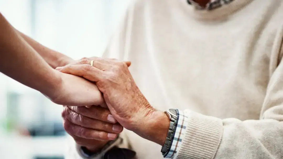 L’amore che resta: celebriamo i nonni, custodi silenziosi della nostra umanità