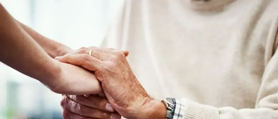 L’amore che resta: celebriamo i nonni, custodi silenziosi della nostra umanità