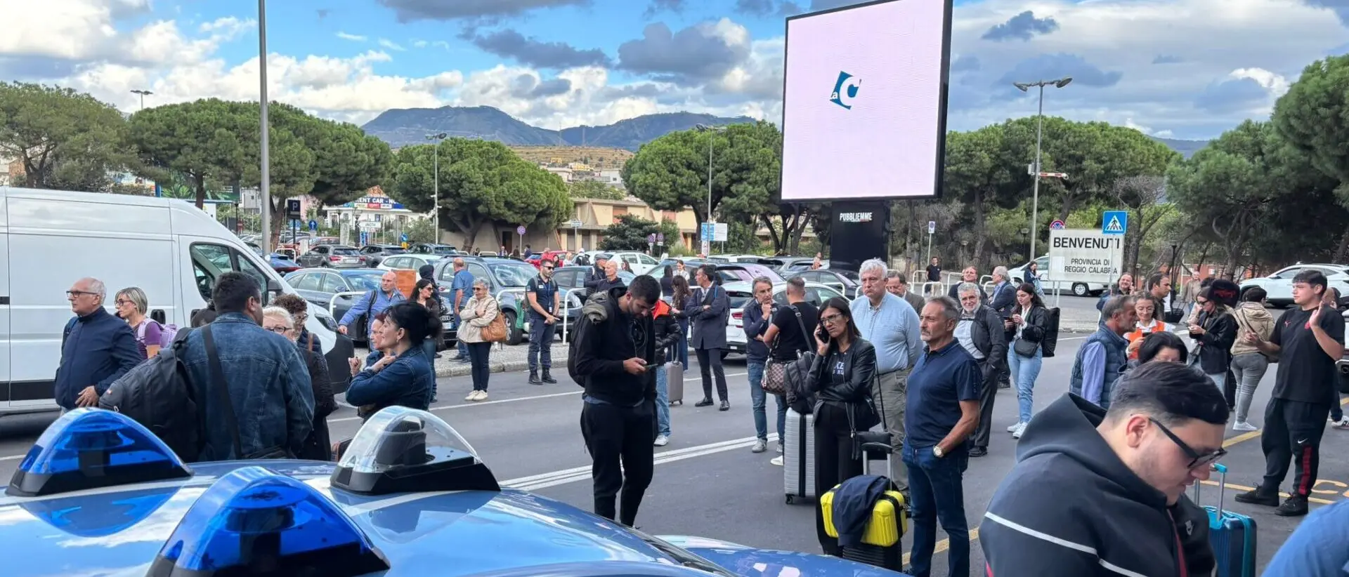 Allarme all’aeroporto dello Stretto, artificieri in azione per un bagaglio sospetto