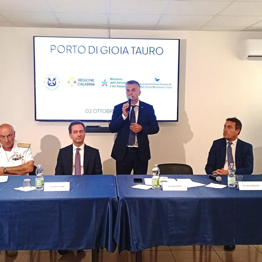 Porto di Gioia Tauro, sottoscritto memorandum d'intesa tra il viceministro Rixi e il commissario Piacenza