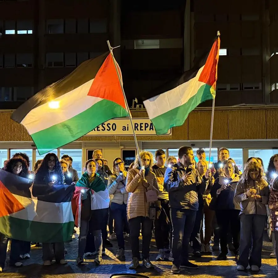 \"Luci sulla Palestina\", anche il Gom di Reggio Calabria in prima linea per Gaza - FOTO