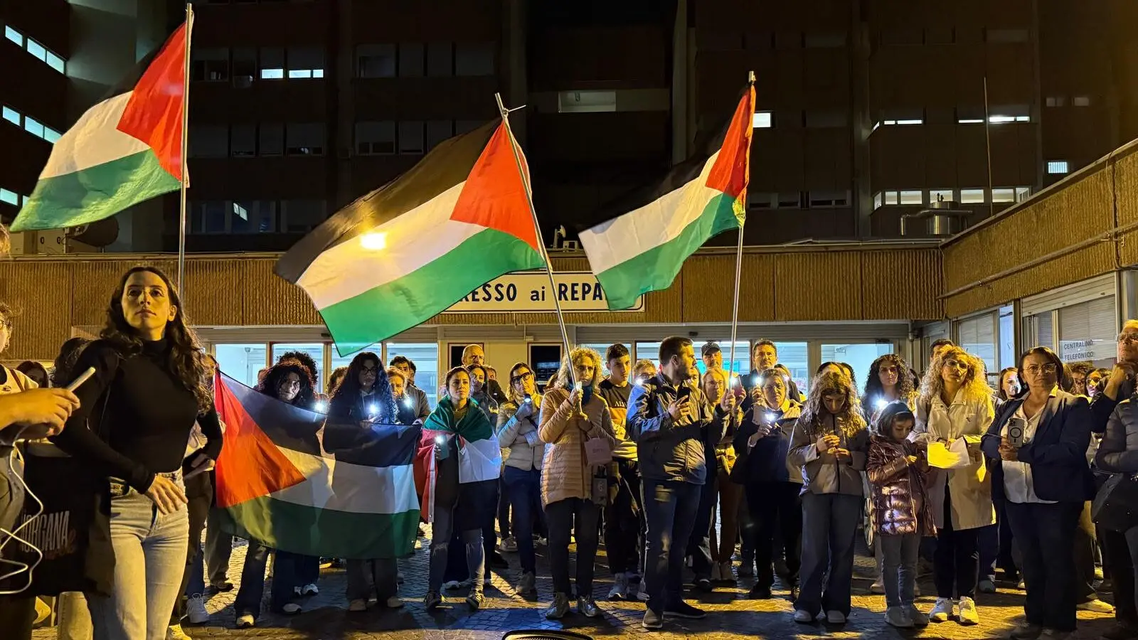 \"Luci sulla Palestina\", anche il Gom di Reggio Calabria in prima linea per Gaza - FOTO