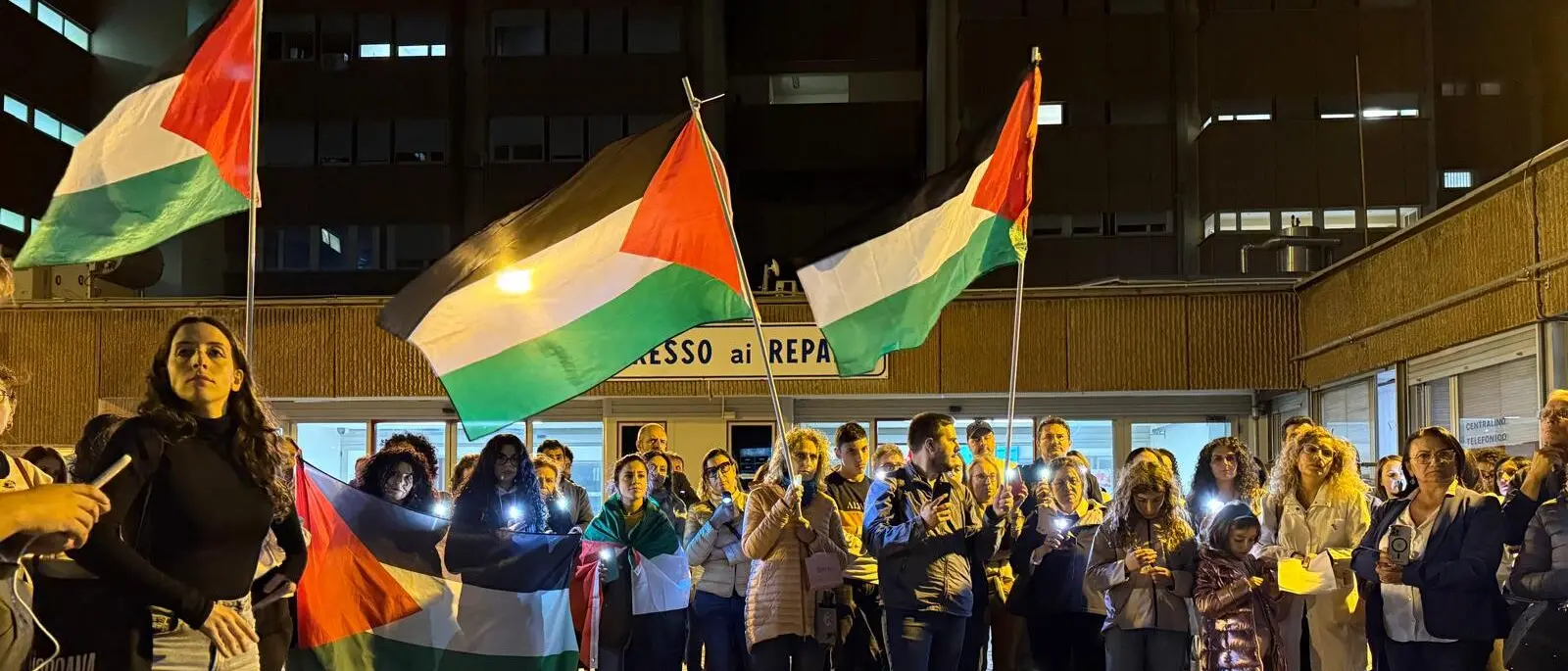 \"Luci sulla Palestina\", anche il Gom di Reggio Calabria in prima linea per Gaza - FOTO