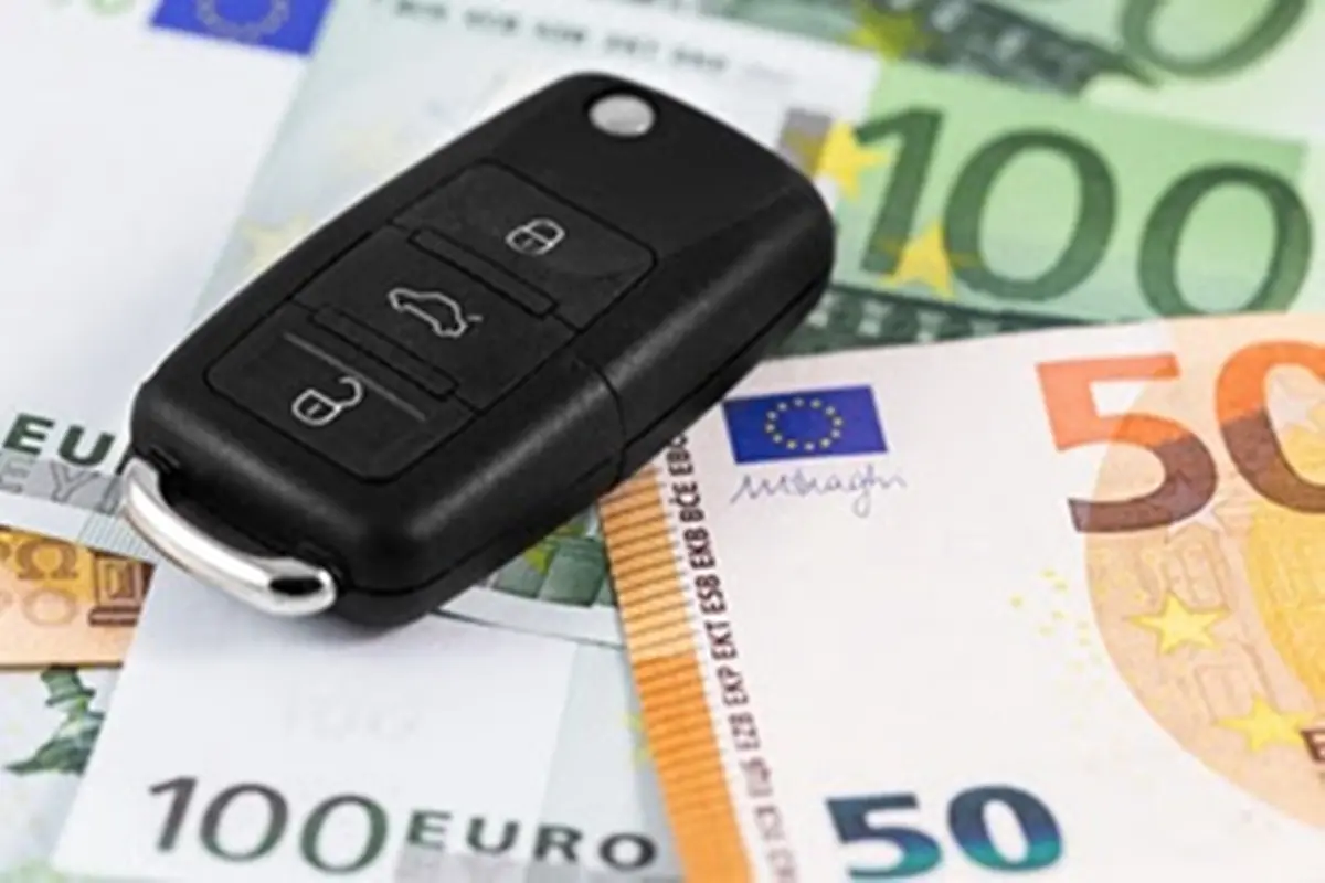 RC auto, a Reggio Calabria premio medio 702 euro (+5,2%)