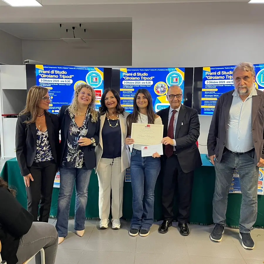 Reggio, premio \"Girolamo Tripodi\" alla studentessa Noemi Mangano dell'istituto Radice Alighieri di Catona