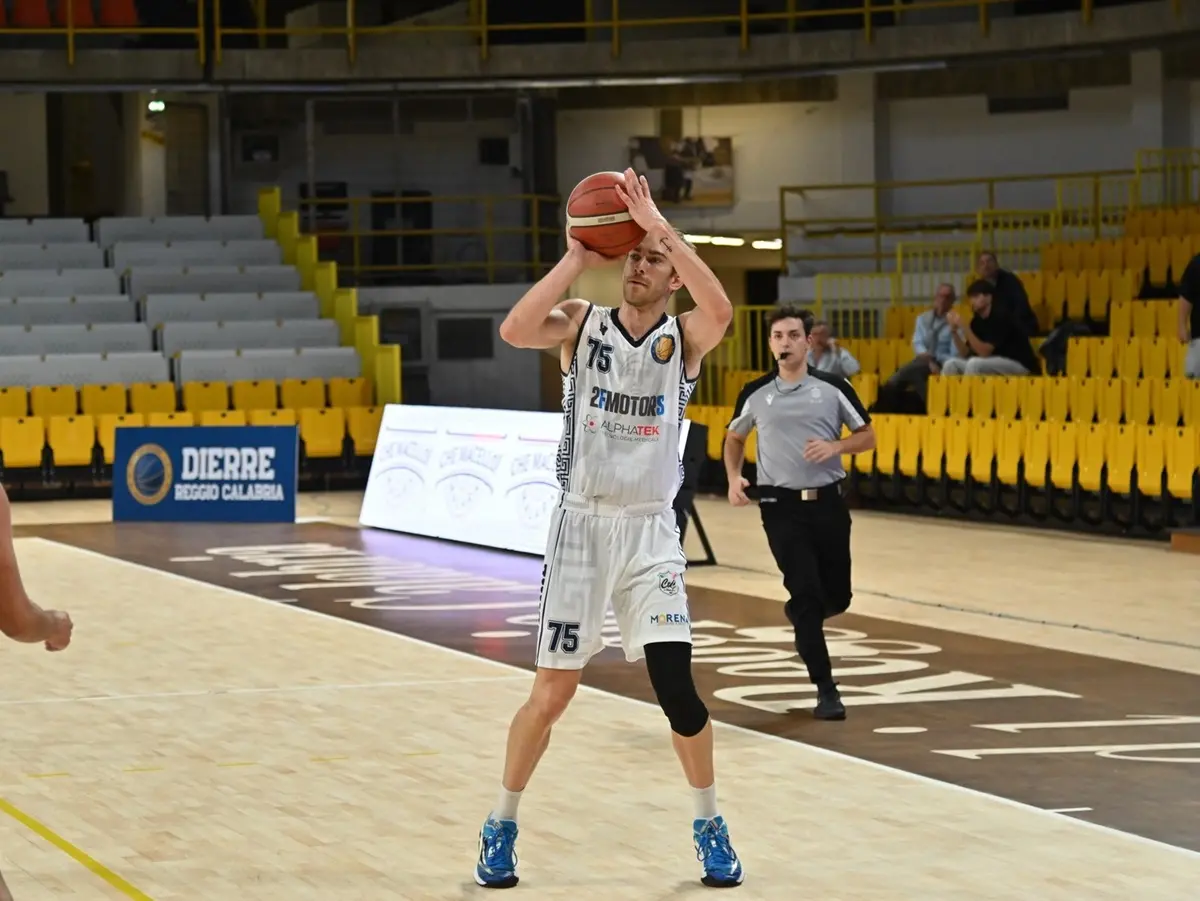 Dierre basket Reggio, 43 punti nel derby per Cernic: «Soddisfazione grande ma pensiamo al futuro»