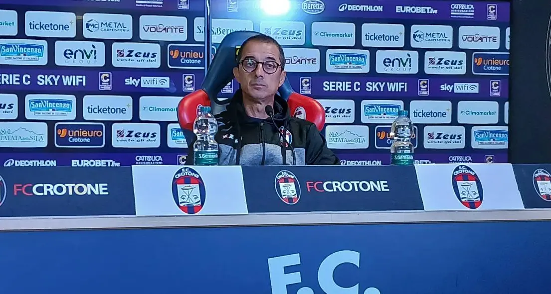 Il Crotone prepara la “classica” di Foggia,\u00A0Longo:\u00A0«Serviranno pazienza e umiltà»\n