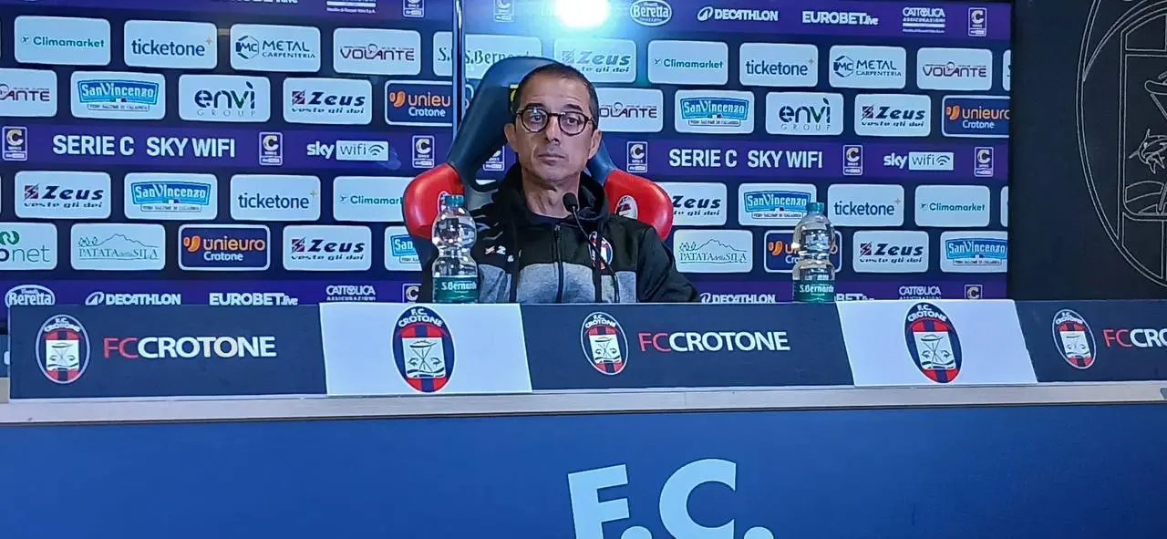 Il Crotone prepara la “classica” di Foggia,\u00A0Longo:\u00A0«Serviranno pazienza e umiltà»\n
