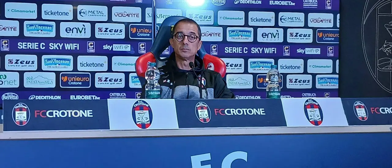 Il Crotone prepara la “classica” di Foggia,\u00A0Longo:\u00A0«Serviranno pazienza e umiltà»\n