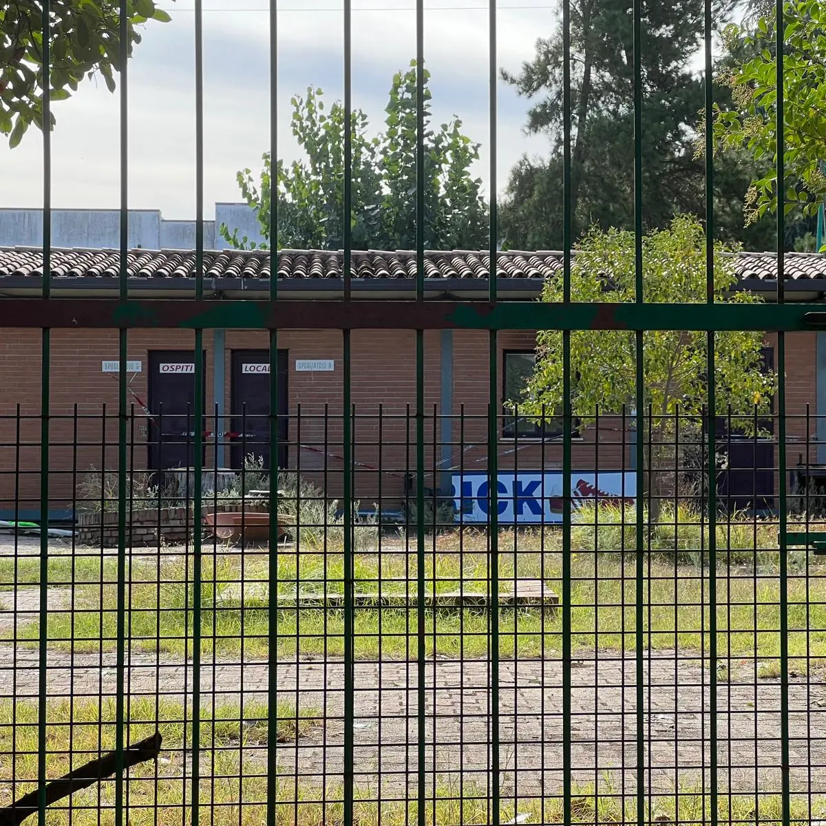 Rende, l’incendio a Villaggio Europa per le associazioni Beni Comuni «è un atto doloso»