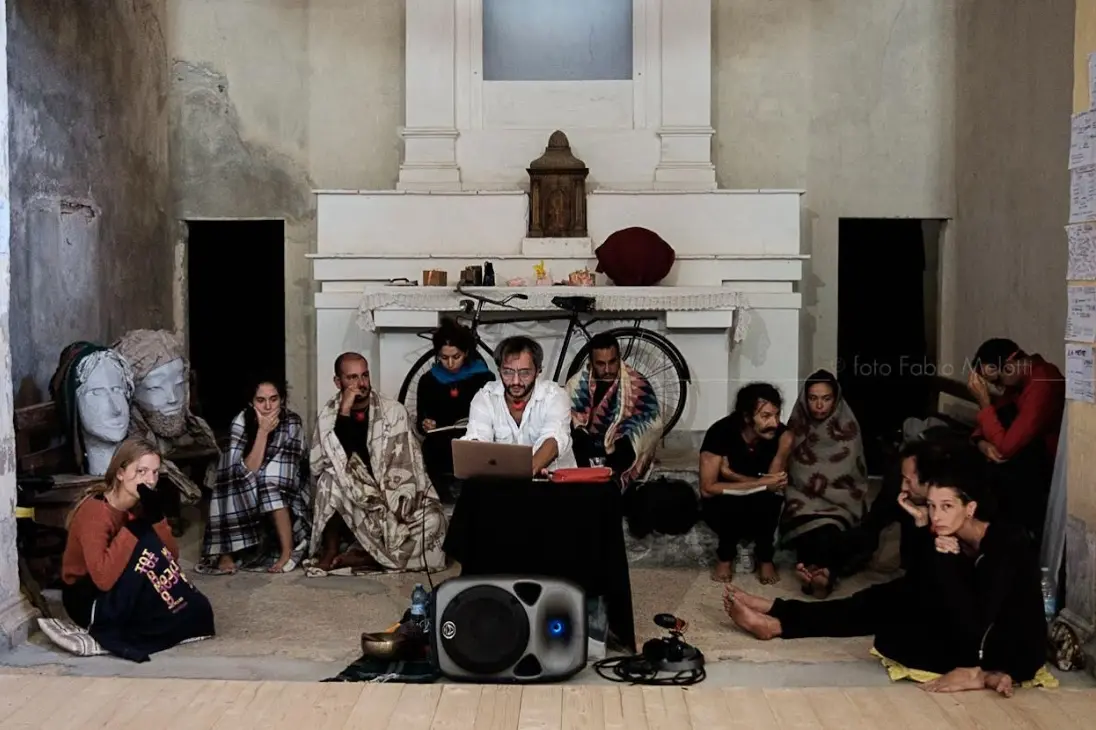 Il Gioco, l'ascolto, il clown: entra nel vivo a Belmonte il seminario intensivo a cura di Antonio Villella\n