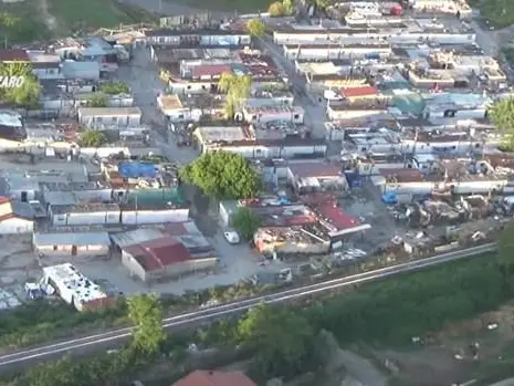 Lamezia, iniziati i lavori di bonifica dell’area esterna del campo rom di Scordovillo: finiranno entro 4 mesi