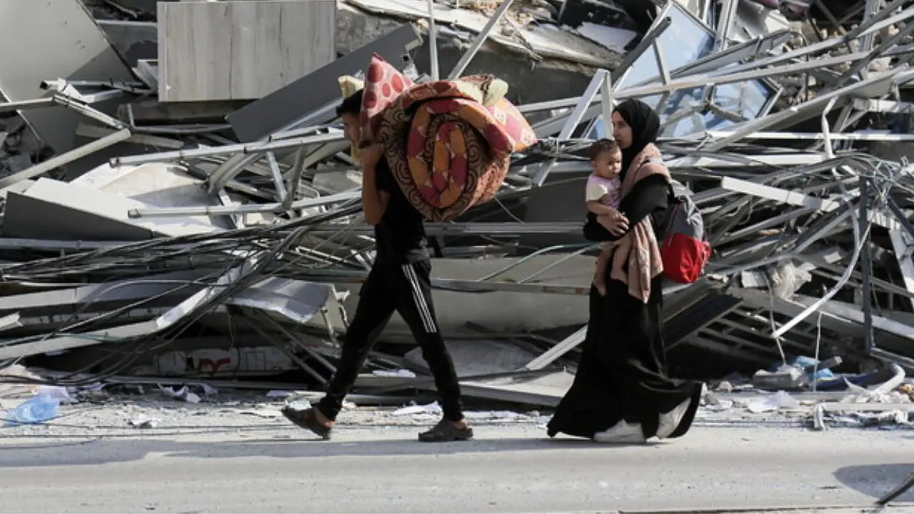 Profughi palestinesi rientrano a Gaza