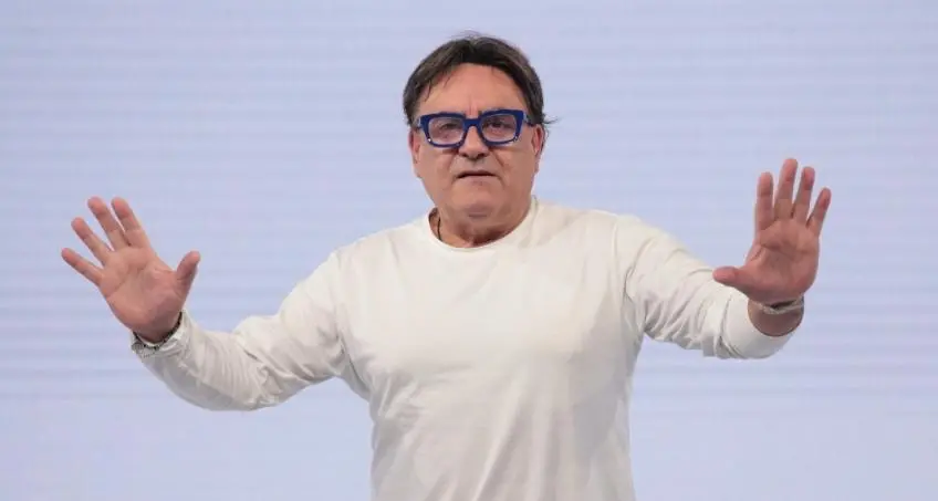 Vengo dopo il Tg,\u00A0LaC Tv rilancia: tre appuntamenti al giorno tra satira, musica e cultura\n