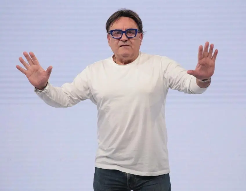 Vengo dopo il Tg,\u00A0LaC Tv rilancia: tre appuntamenti al giorno tra satira, musica e cultura\n